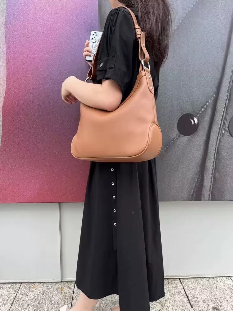 Women's Vintage Zipper Crossbody Baguette Bags in Genuine Leather photo review