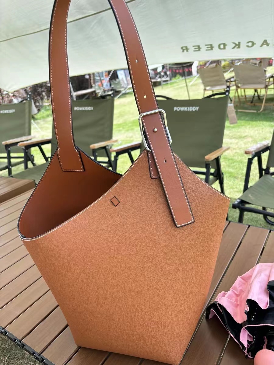 Women's Asymmetry Genuine Leather Bucket Bags photo review