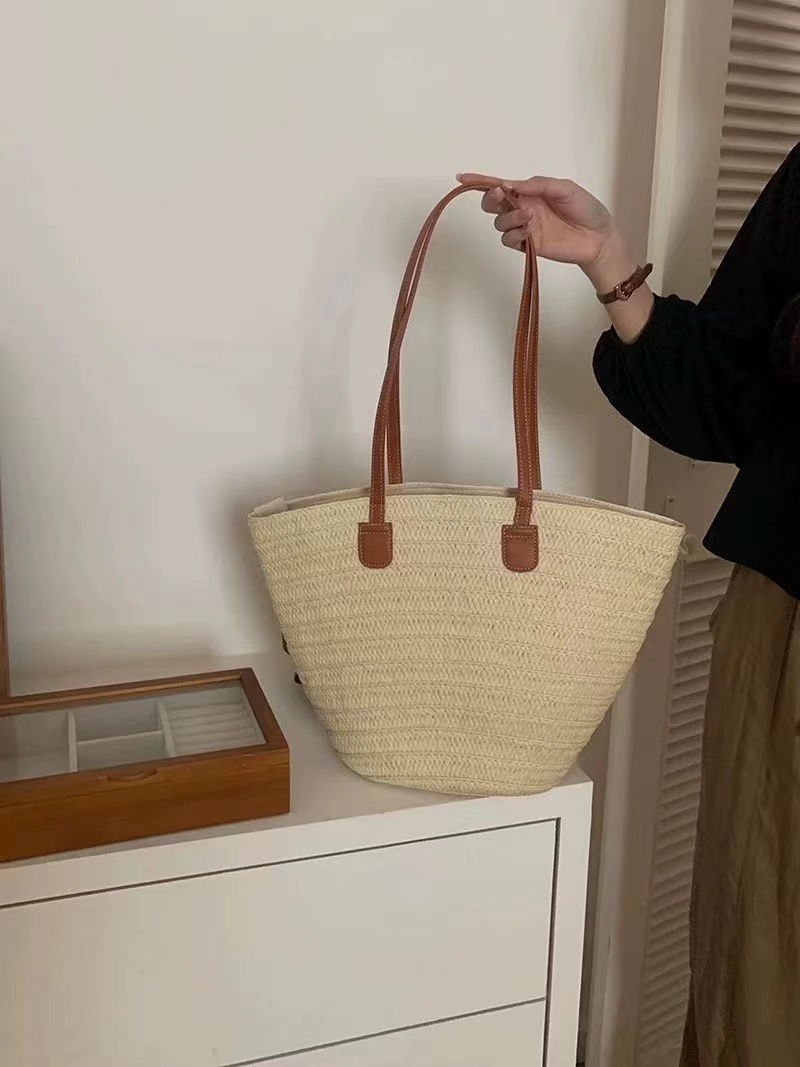 Women's Woven Straw Beach Tote Bag with Large Capacity photo review