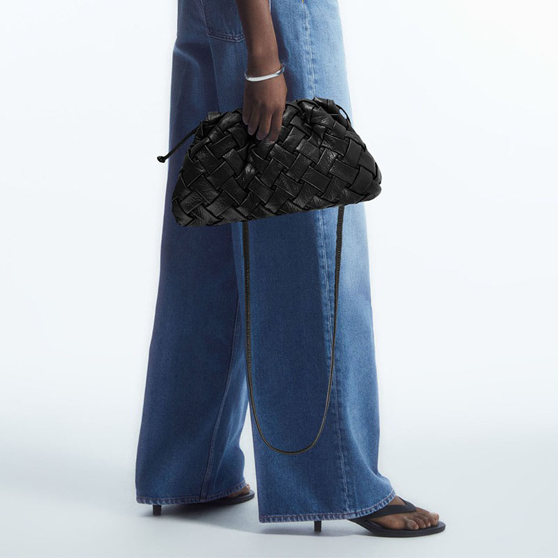 Women's Minimalist Woven Pleated Cloud Shaped Crossbody Shoulder Clutch Bag