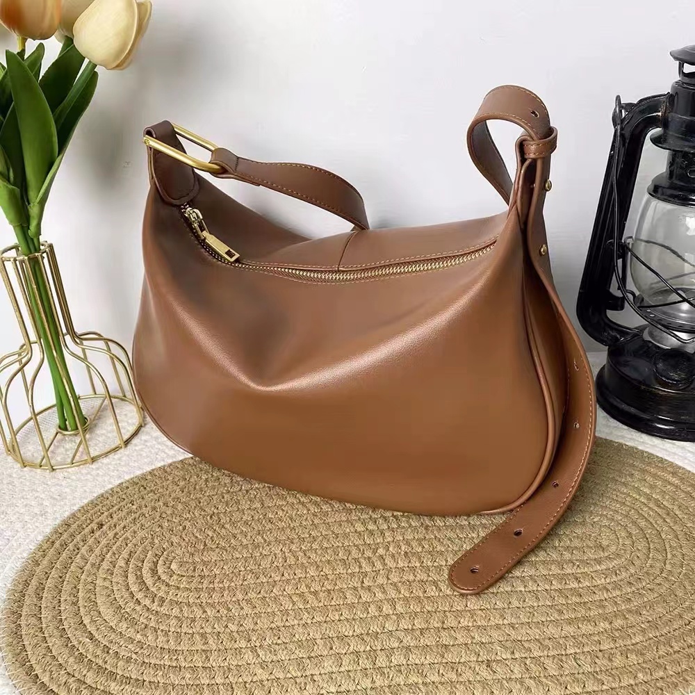 Women's Zipper Crossbody Shoulder Baguette Bag In Soft Genuine Leather photo review