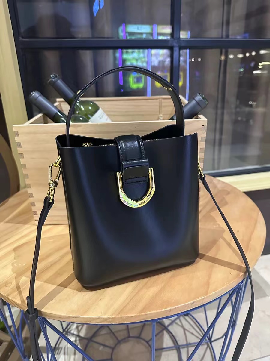 Women's Genuine Leather Mini Bucket Bags with Shoulder Strap photo review