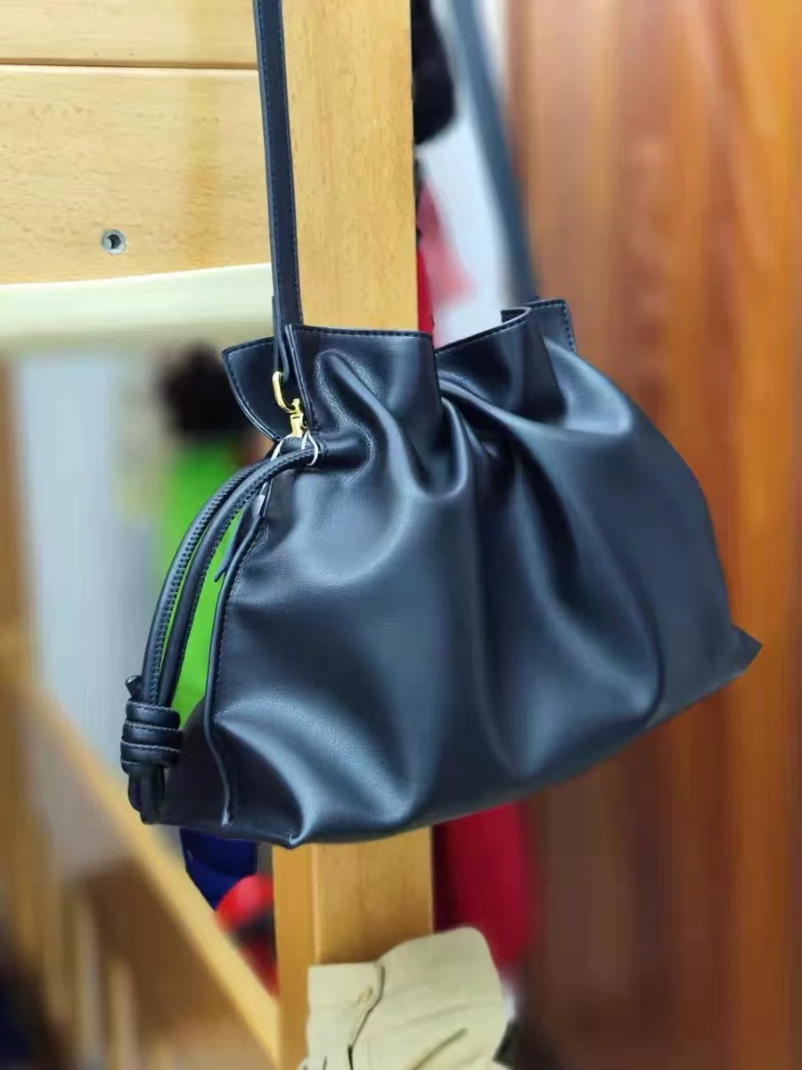 Women's Minimalist Genuine Leather Foldover Drawstring Crossbody Shoulder Bags photo review