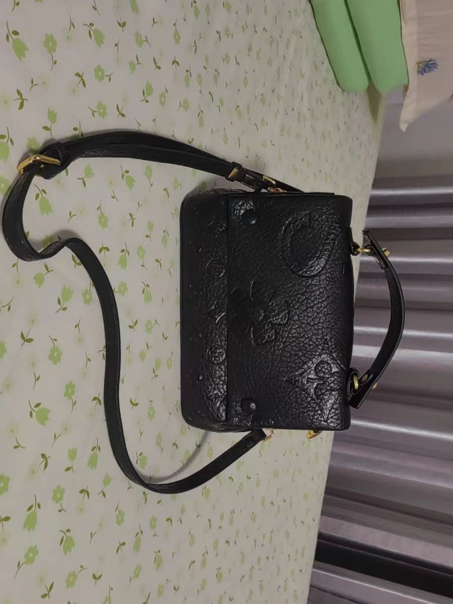 Women's Black Genuine Leather Crossbody Shoulder Bag photo review