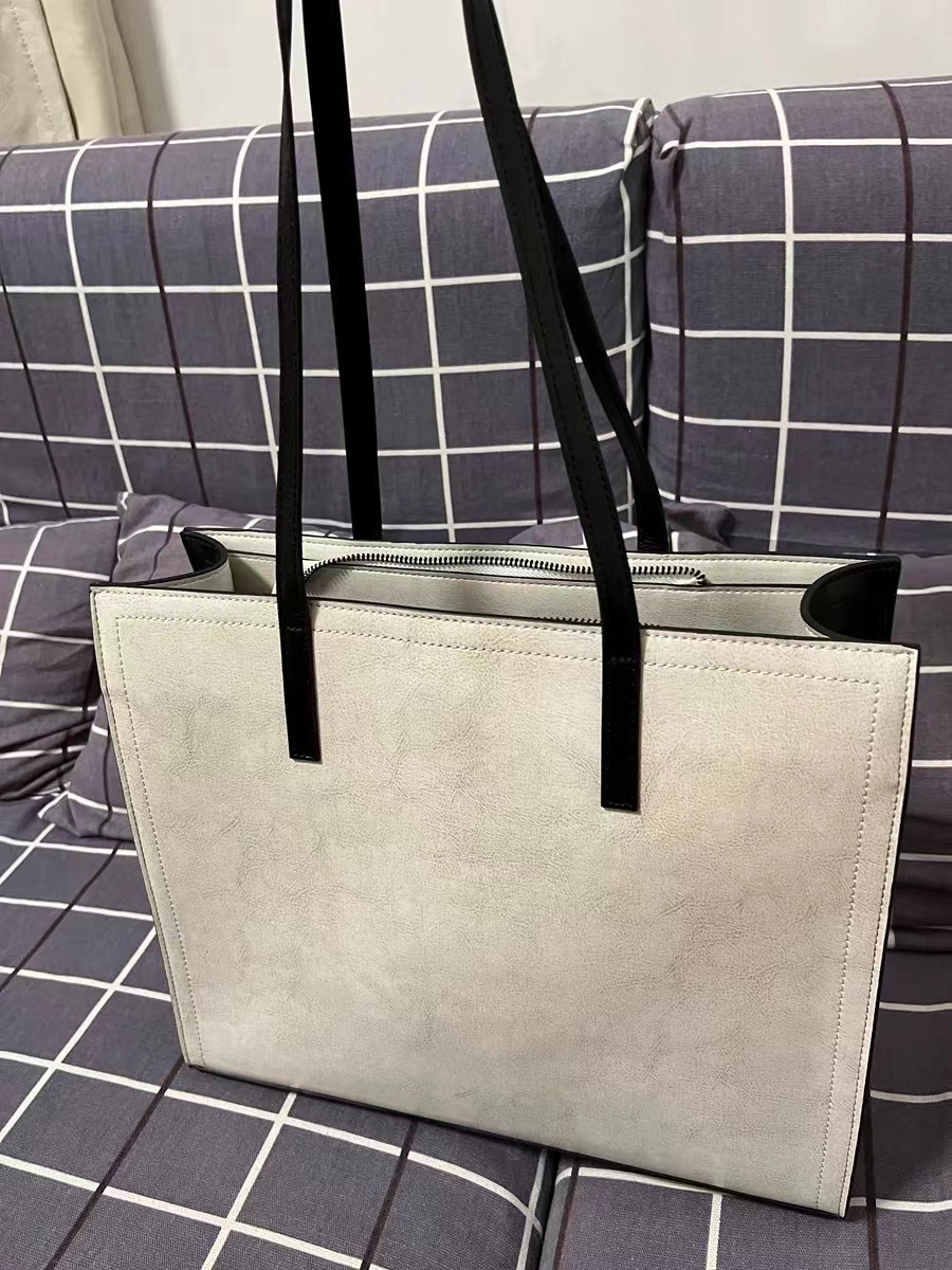 Women's Minimalist  Genuine Leather Plain Tote Bag photo review