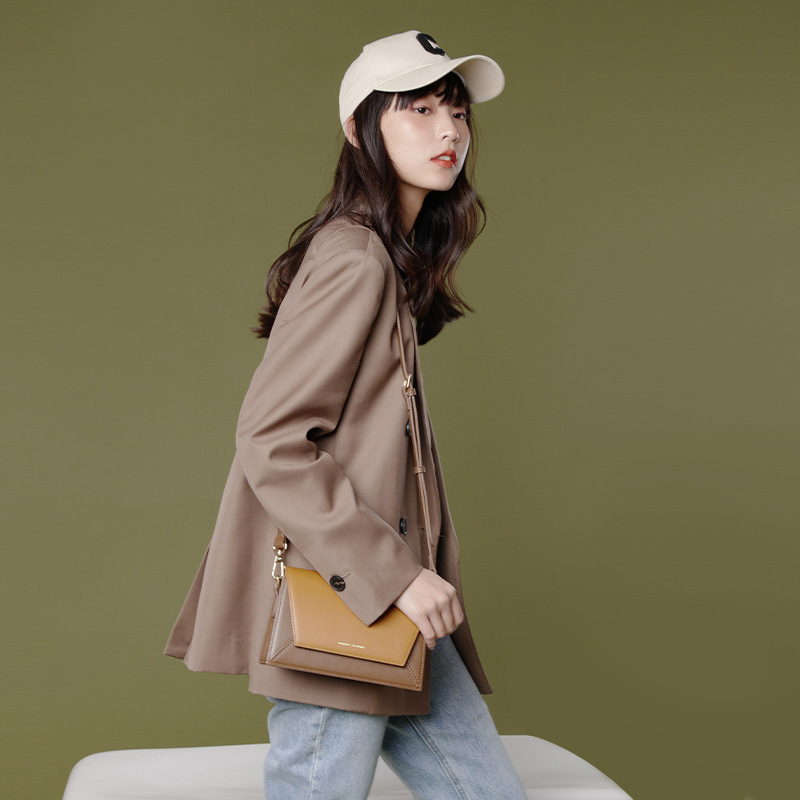 Sac à bandoulière trapézoïdal minimaliste en cuir véritable Color Block pour femmes