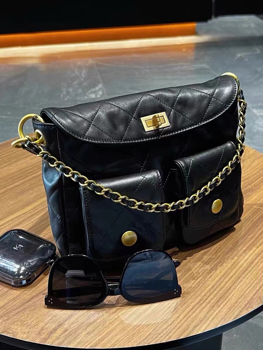 Women's Black Quilted Genuine Leather Chain Lock Shoulder Crossbody Bag In Vintage photo review