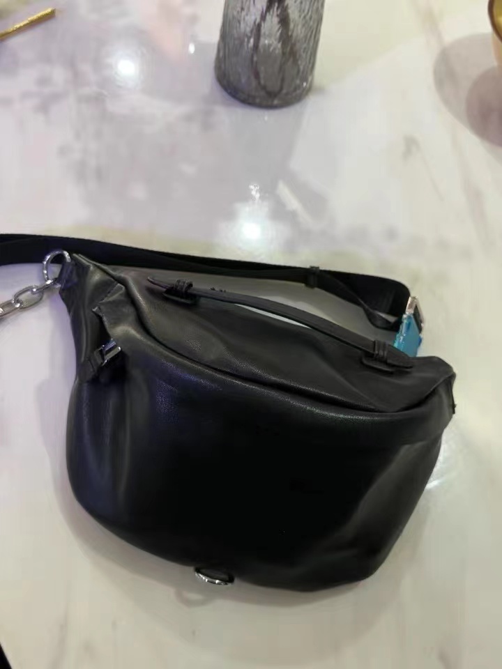 Women's Plus Size Genuine Leather Fanny Packs photo review