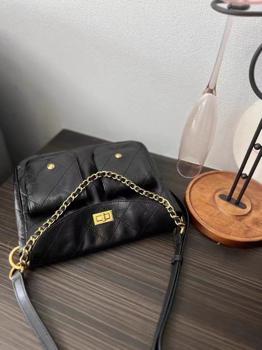 Women's Black Quilted Genuine Leather Chain Lock Shoulder Crossbody Bag In Vintage photo review