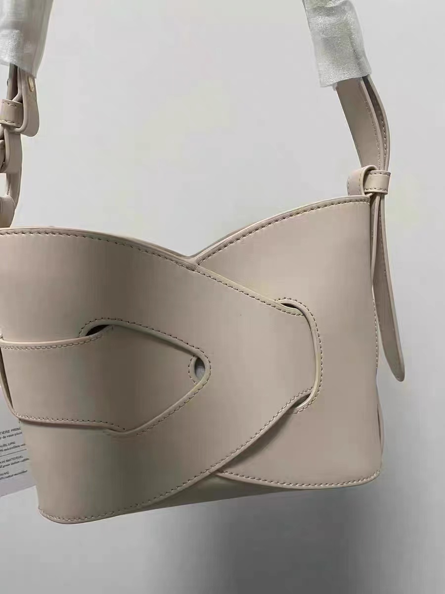 Women's Woven Geometric Y-Shaped Crossbody Shoulder Bucket Bag photo review