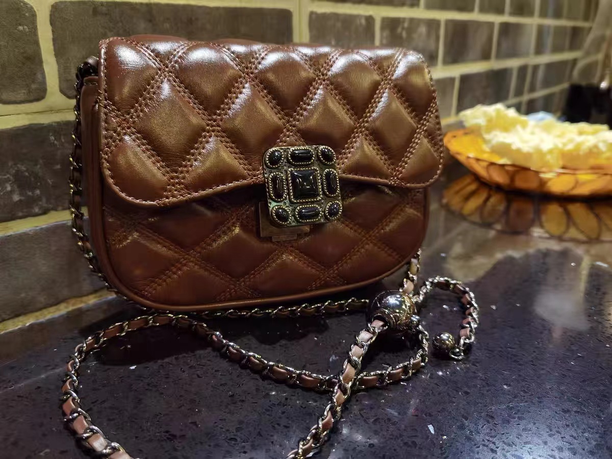 Women's Quilted Vintage Leather Crossbody Chain Bags photo review