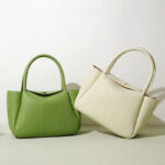 Damen Mini-Tasche aus echtem Leder in minimalistischer Yuanbao-Form