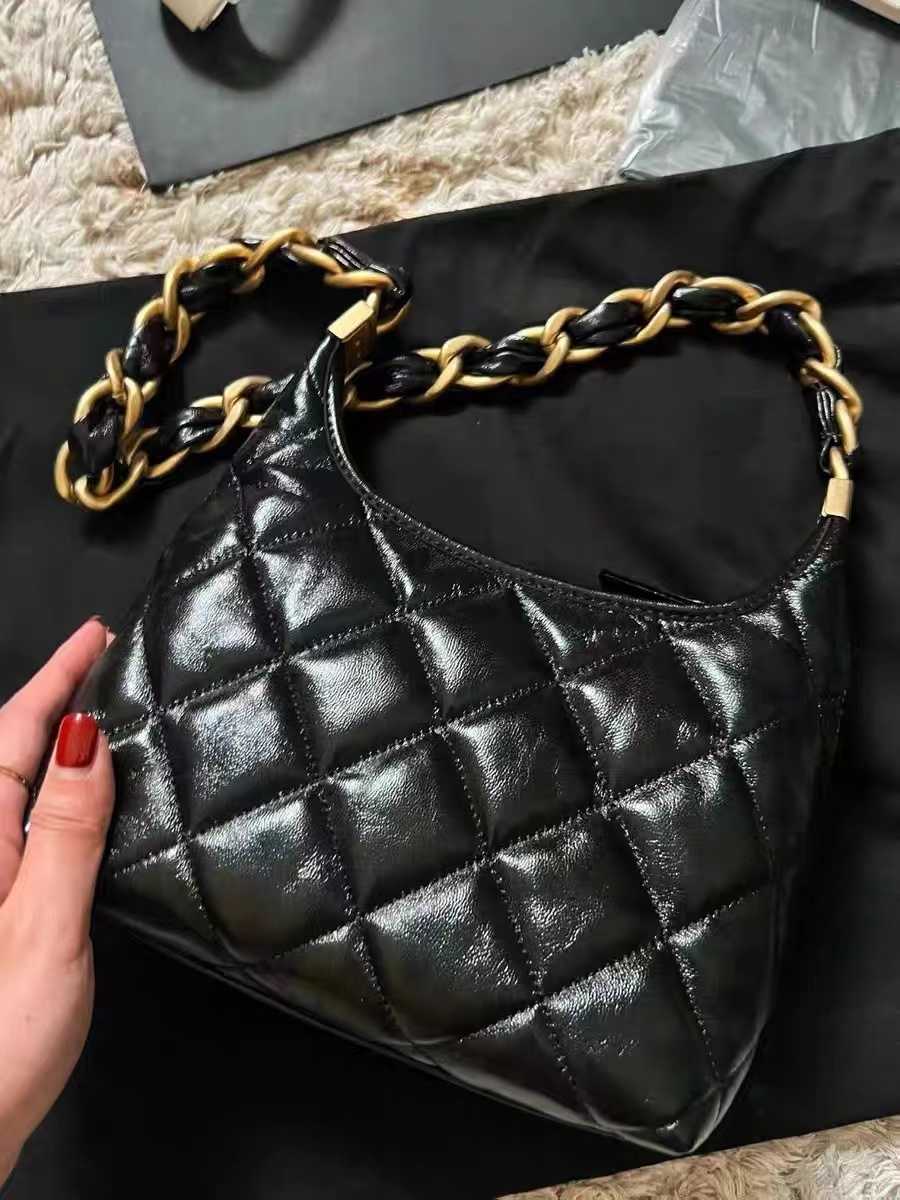 Women's Black Quilted Genuine Leather Zipper Chain Shoulder Bag photo review