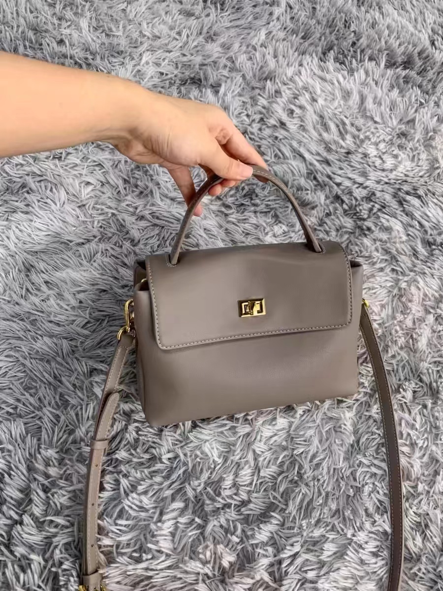 Women's Soft Genuine Leather Shoulder Handbags photo review