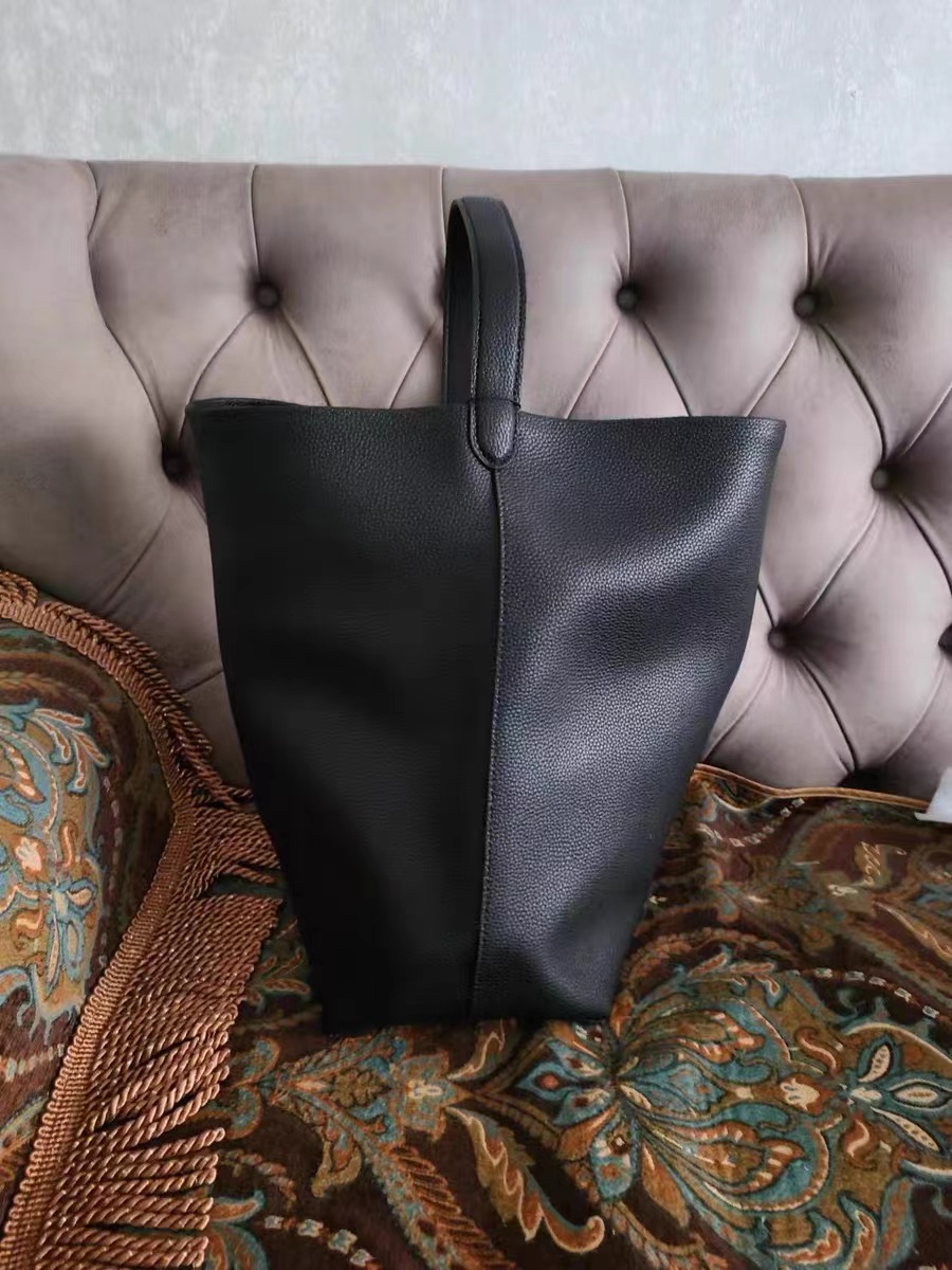 Women's Minimalist Genuine Leather Single Shoulder Bucket Bag photo review