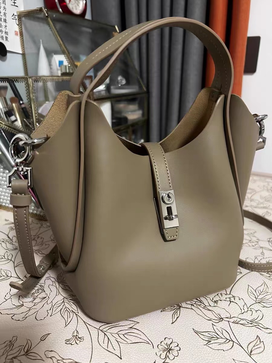 Minimalistische Damen Leder Kordelzug Verschluss Bucket Bag photo review