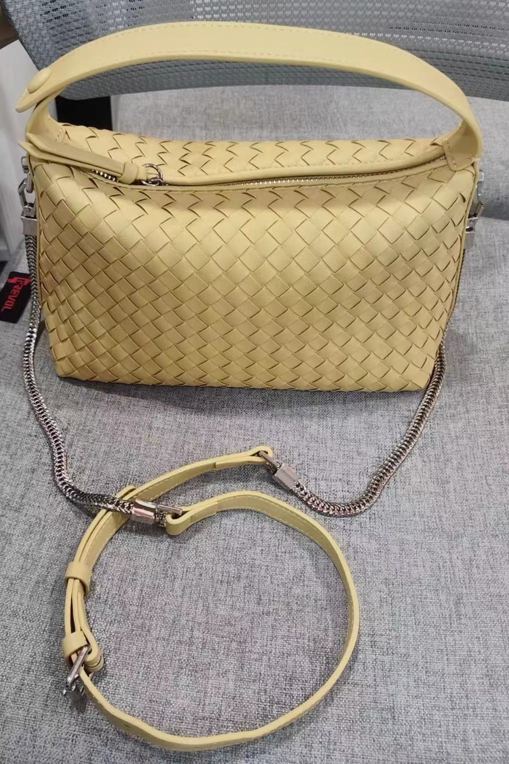 Women's Woven Genuine Leather Vintage Zipper Handbags photo review