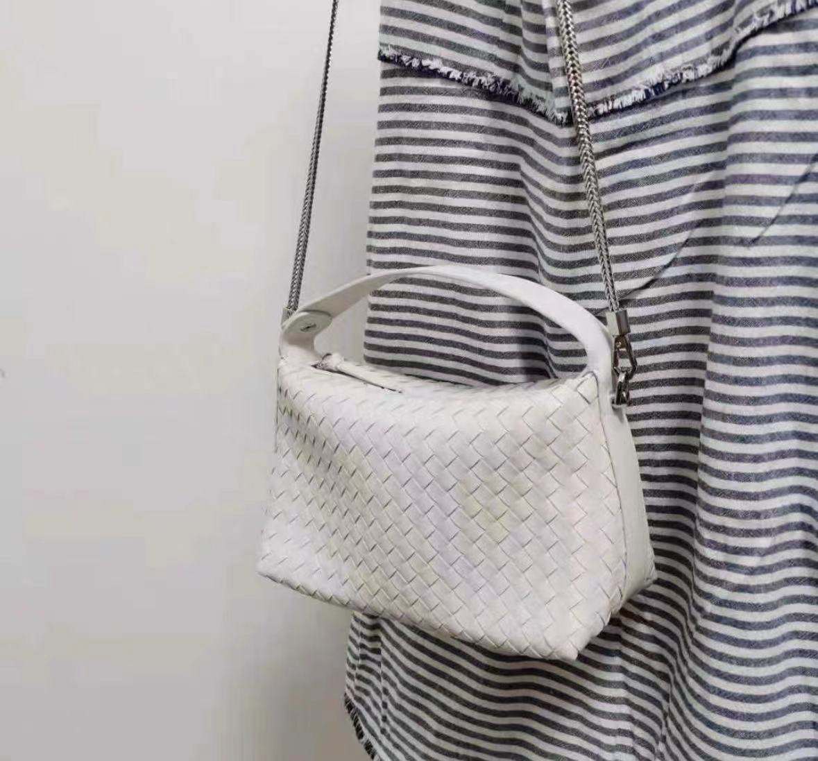 Women's Woven Leather Zipper Handbag With Crossbody Strap photo review