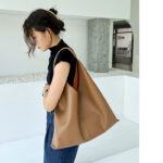 Women's Minimalist Leather Single Shoulder Hobo Bag