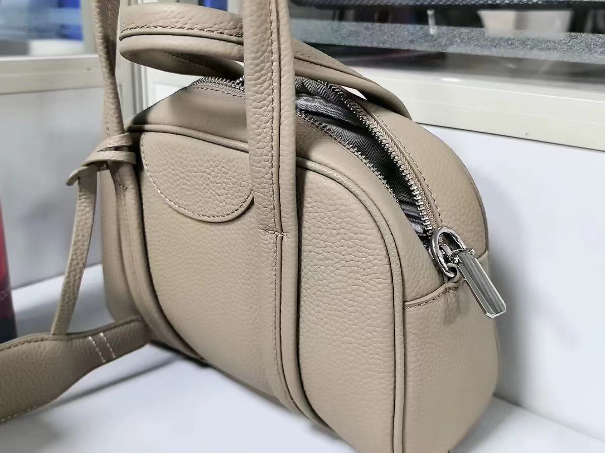 Damen Echtes Leder Minimalistische Crossbody Handtasche mit Reißverschluss photo review