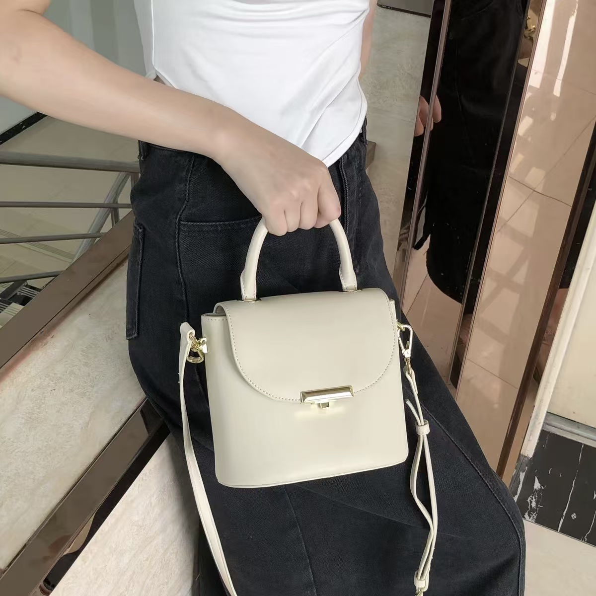 Women's Minimalist Genuine Leather Lock Buckle Crossbody Shoulder Handbags photo review