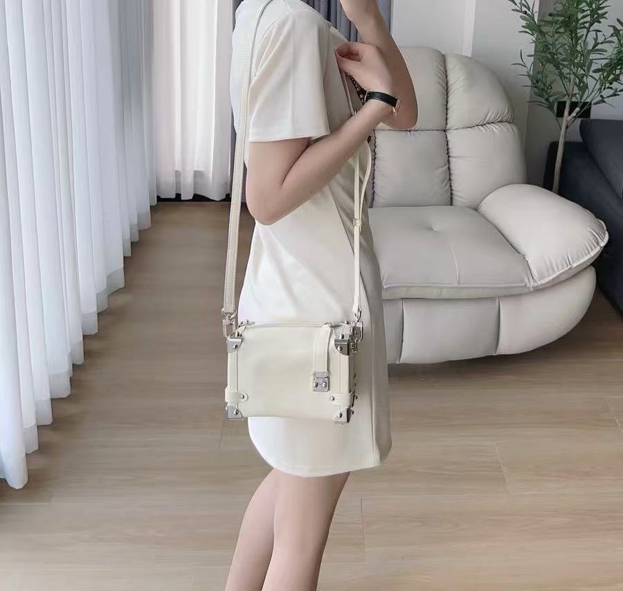 Women's Vintage Genuine Leather Box Crossbody Shoulder Bag photo review