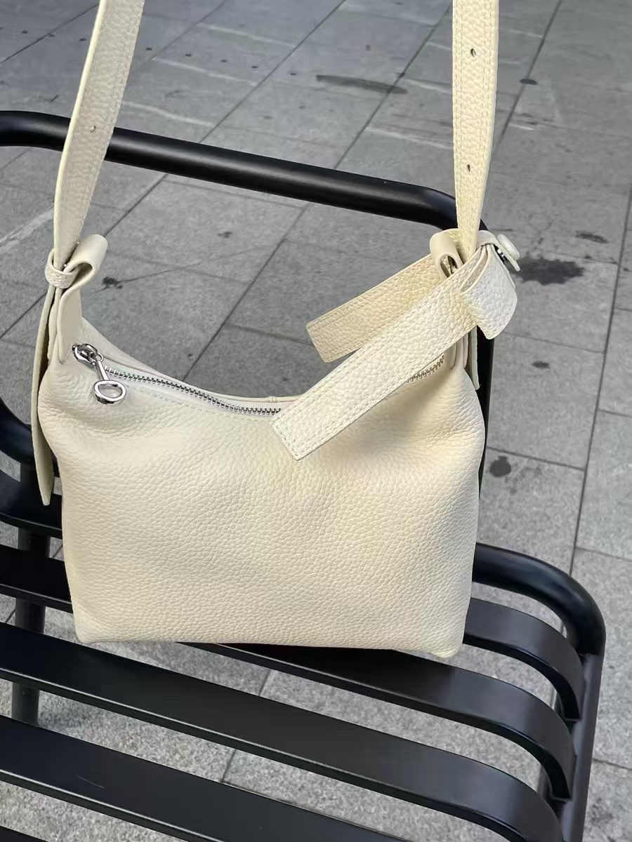 Sac hobo à fermeture à glissière en cuir véritable pour femmes photo review