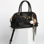 Women's Vintage Leather Shell-Shaped Handbag