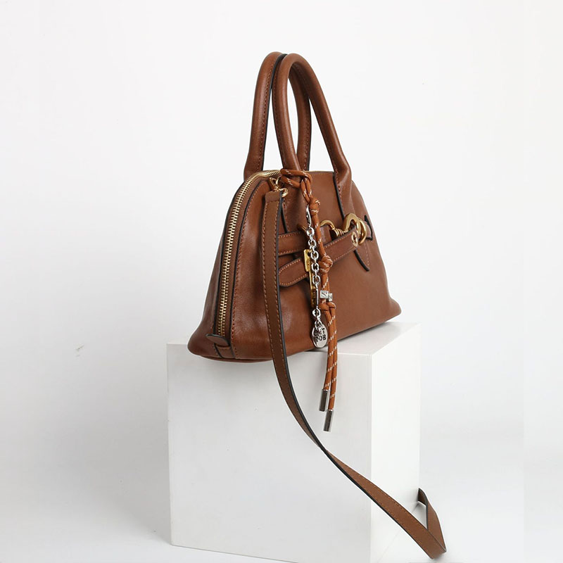 Women's Vintage Leather Shell-Shaped Handbag