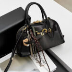 Women's Vintage Leather Shell-Shaped Handbag