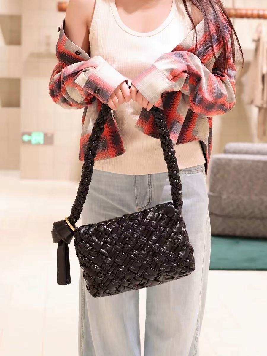 Women's Woven Waxed Genuine Leather Pleated Shoulder Bag photo review