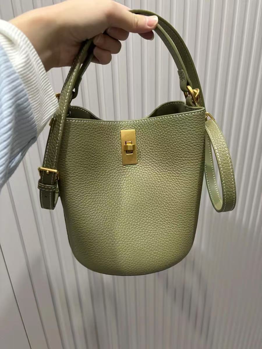 Women's Small Bucket Bags in Full Grain Leather photo review