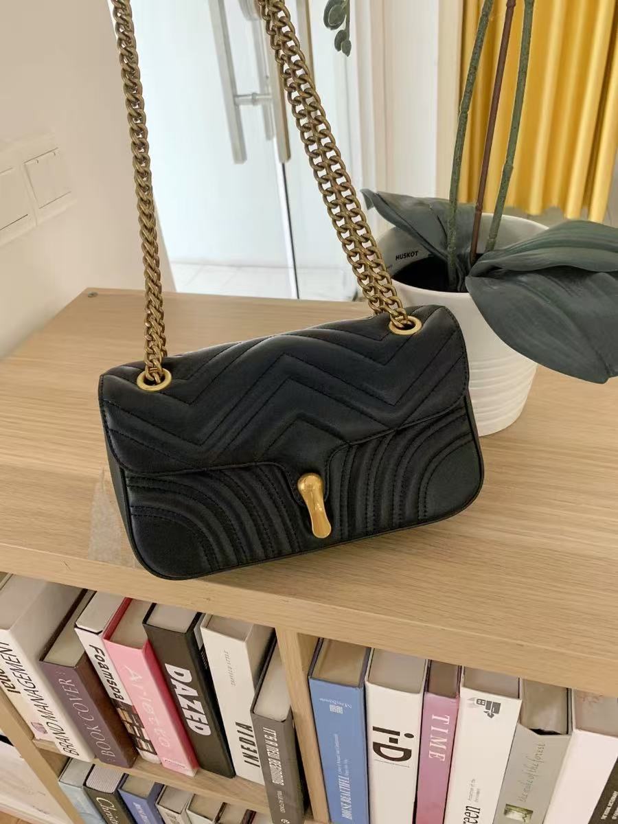 Damen Leder gesteppte Kette Crossbody Tasche photo review