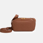 Sac à bandoulière en cuir véritable tissé en forme d'oreiller pour femmes