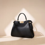 Minimalistische Damen Leder Twist-Lock Crossbody Handtasche