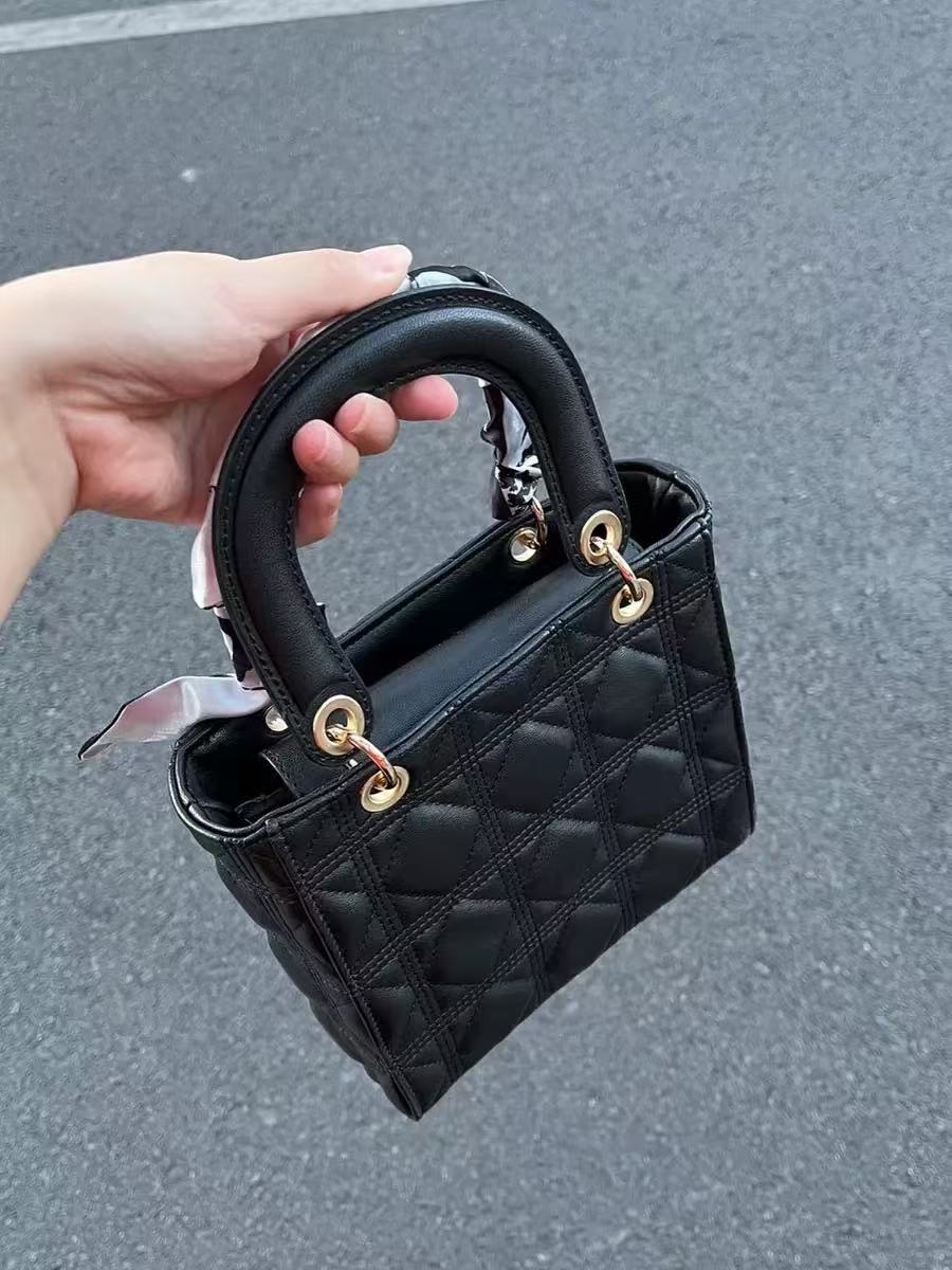 Mini sac fourre-tout en PU matelassé pour femmes photo review