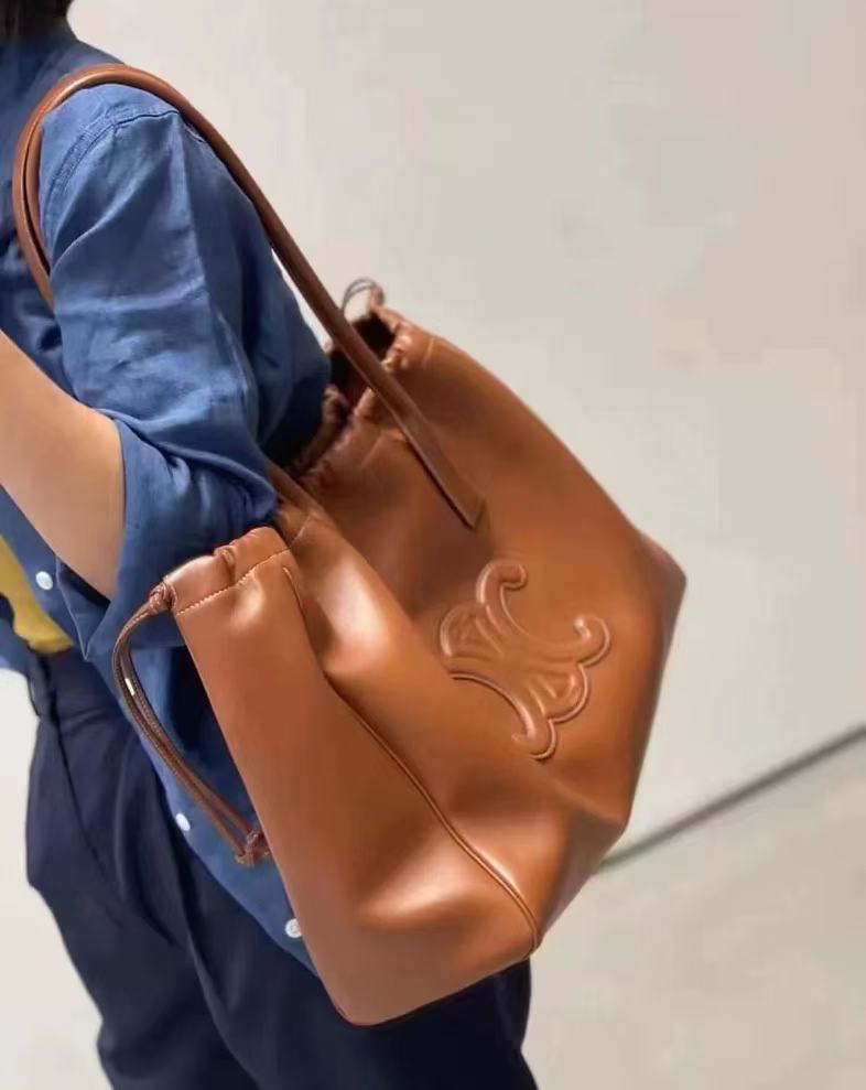 Women's Vintage Leather Pleated Drawstring Shoulder Tote Bag photo review