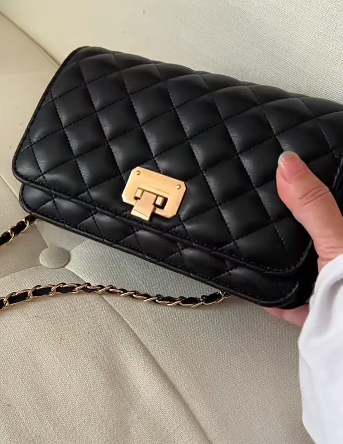 Damen PU gesteppte Kette Crossbody Tasche photo review