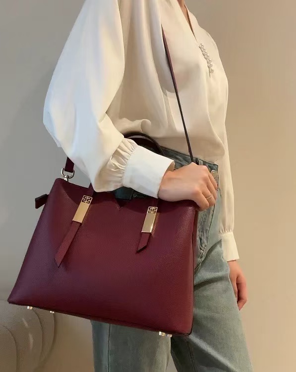 Sac à main Duchess en cuir véritable Vintage avec boucle magnétique photo review