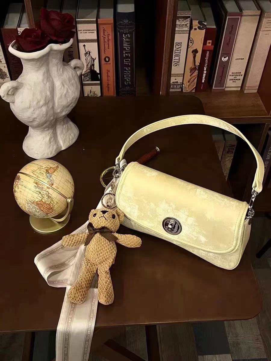 Damen Echtleder Klappe Schloss Crossbody Umhängetaschen Baguette Taschen photo review