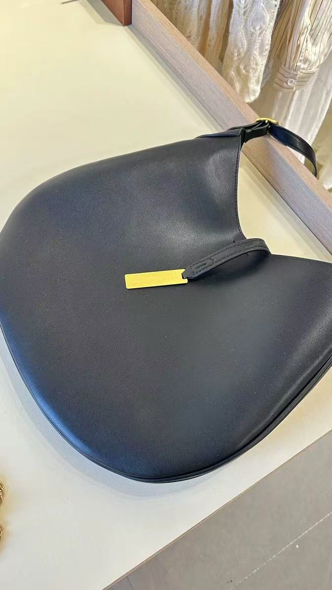 Women's Genuine Leather Lock Hobo Bag photo review