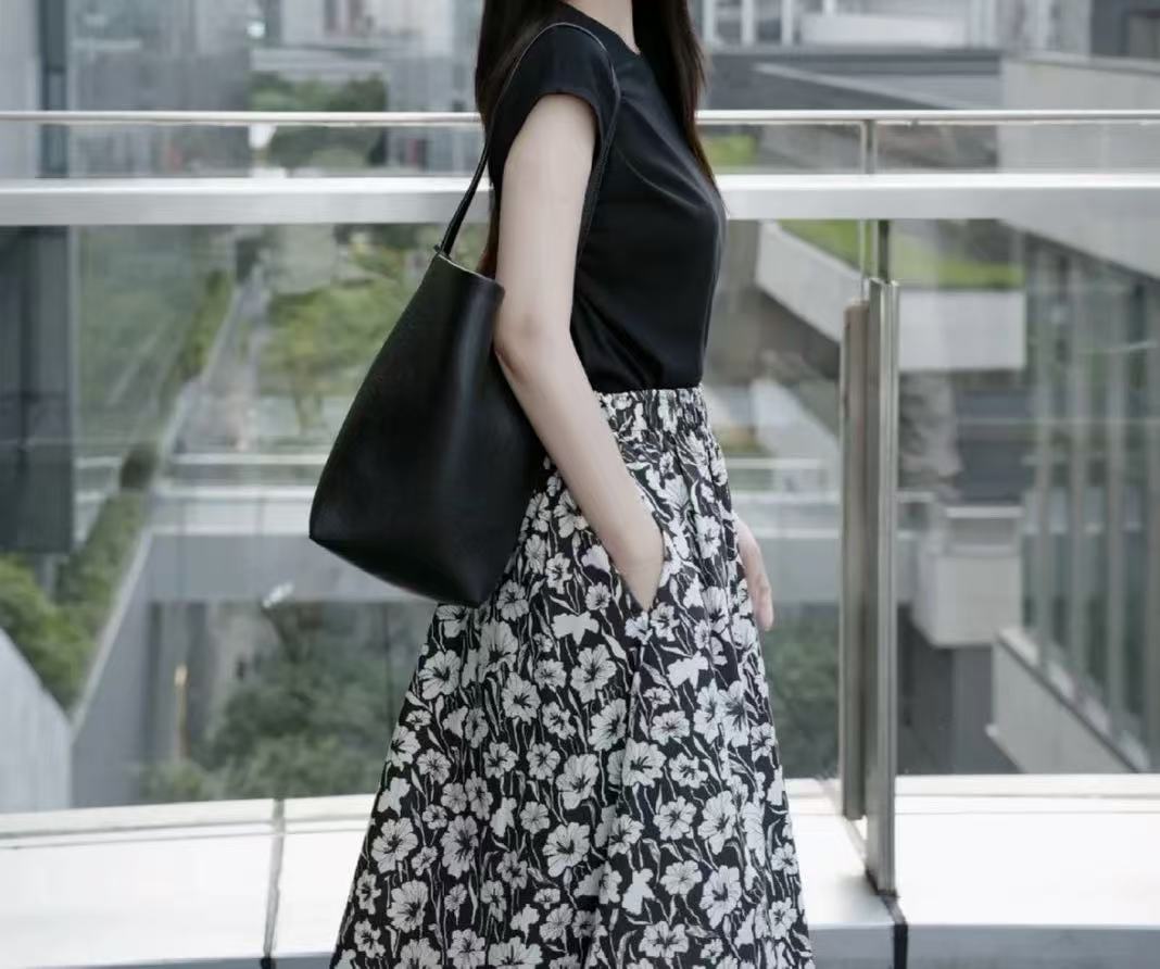 Women's Genuine Leather Shoulder Bucket Bag With Minimalist photo review