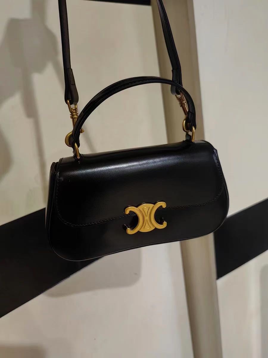 Women's Vintage Leather Triomphe Clasp Top Handle Crossbody Bag photo review
