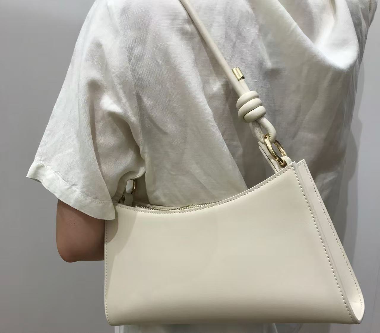 Women's Minimalist Genuine Leather Shoulder Bag photo review