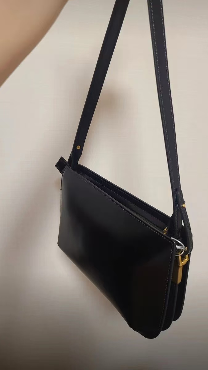 Schwarze Vintage Crossbody Umhängetasche für Damen aus echtem Leder photo review