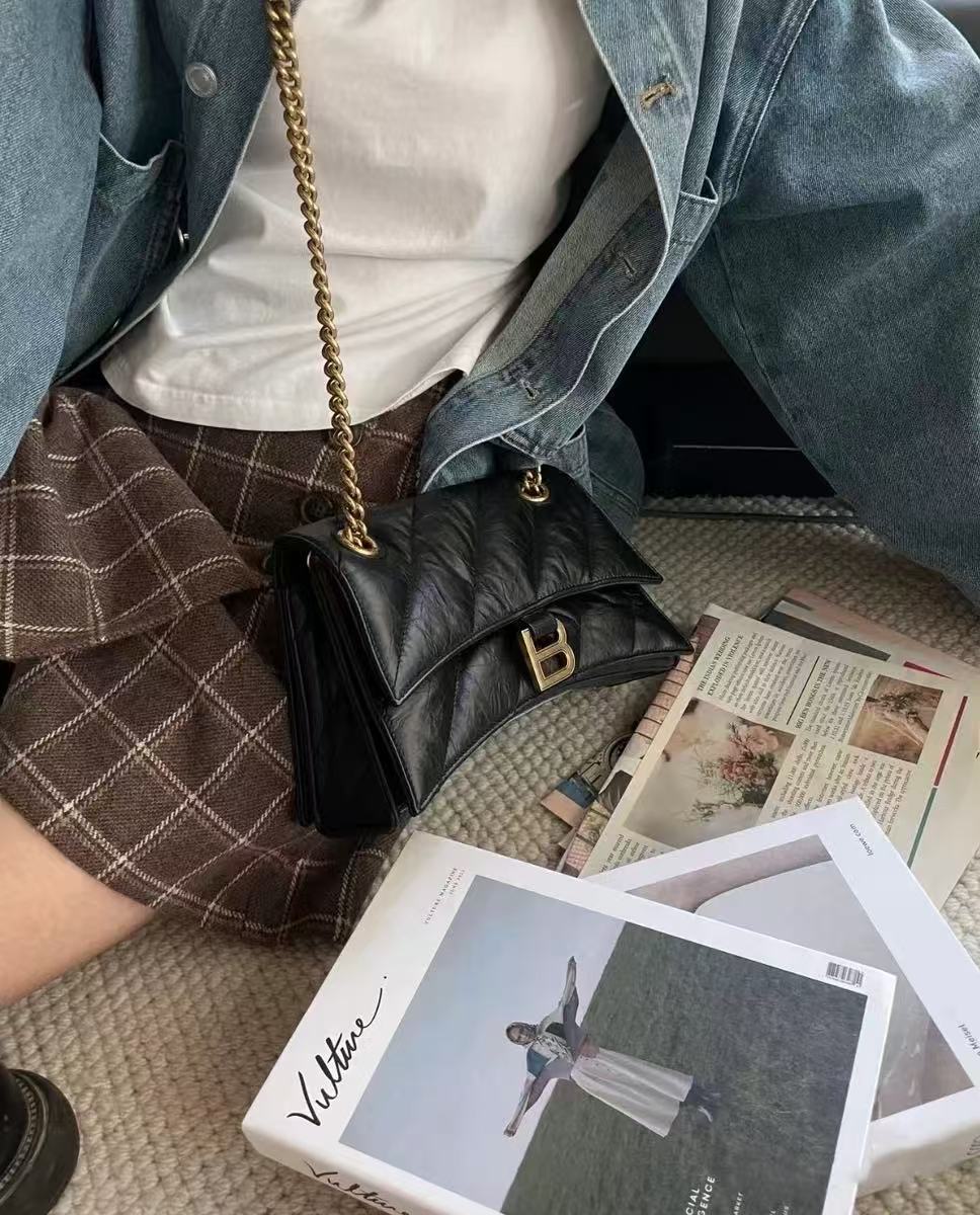 Schwarze Echtleder Quilted Chain Crossbody Tasche für Frauen mit Falten photo review