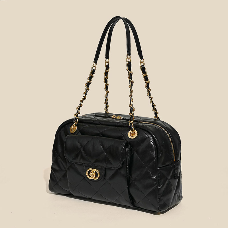 Schwarze minimalistische Damen Tasche aus gestepptem Leder Kette Boston Baguette