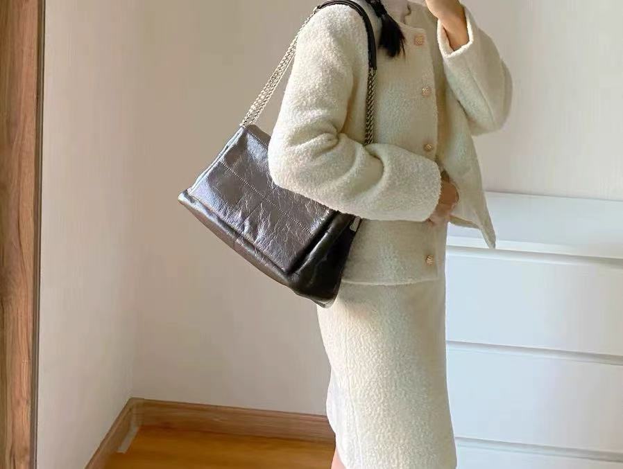Women's Leather Quilted Magnetic Flap Chain Crossbody Bag photo review