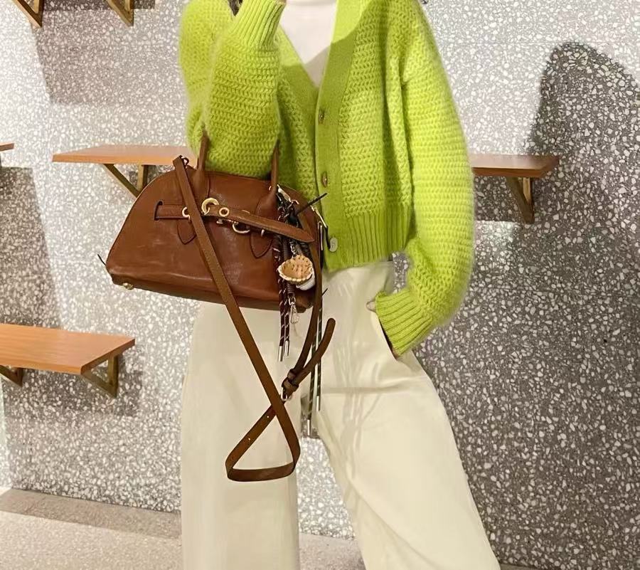Women's Vintage Leather Shell-Shaped Handbag photo review