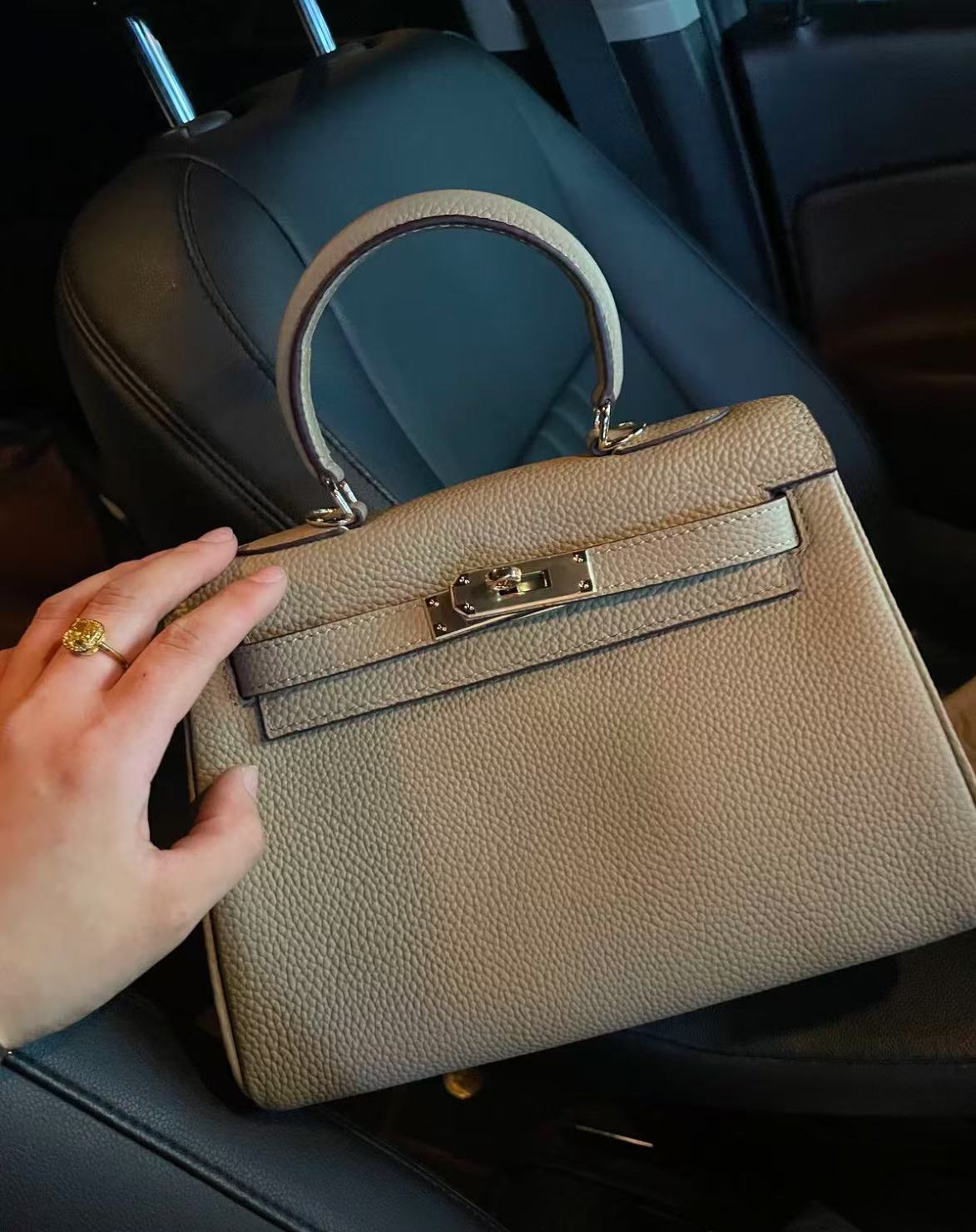 Women's Lychee Grain Top Handle Bags in Genuine Leather photo review